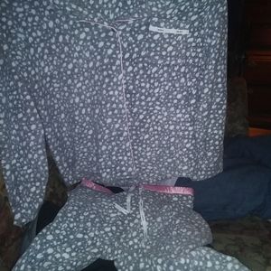 Dkny large comfy pajamas